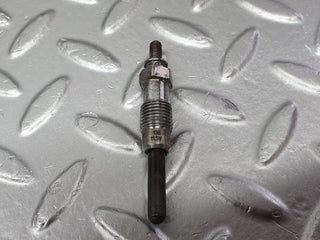 40847 Mercedes-Benz W123 300D Glow Plug Beru 0100221107