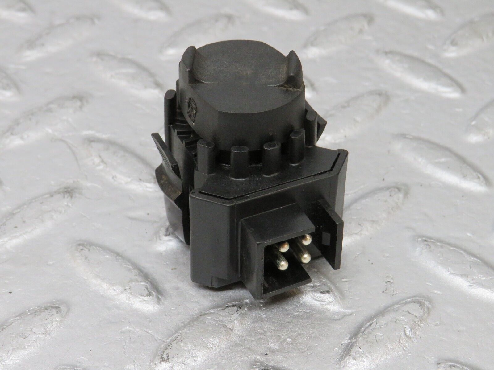 36695 Mercedes-Benz W201 190E 2.0L Kick Down Switch 0025452214