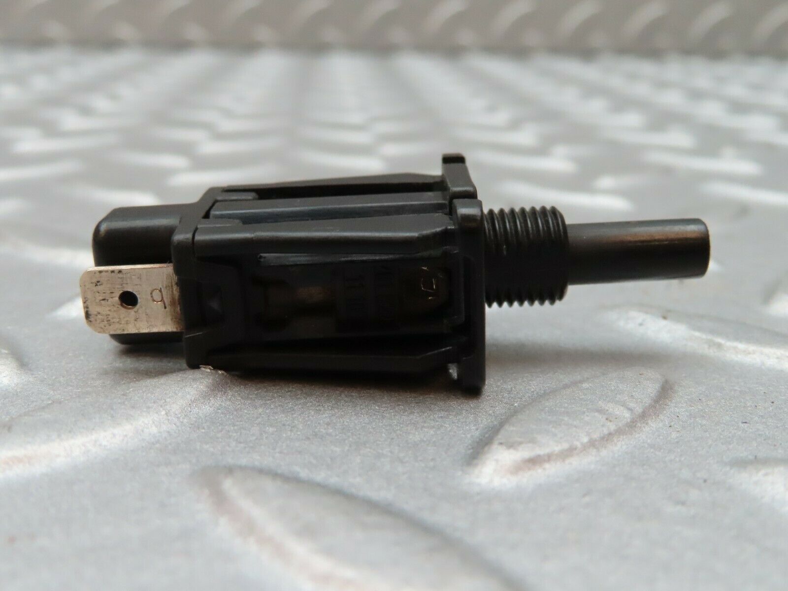 3836 Mercedes-Benz S123 200T Wagon Door Contact Switch 2018201110