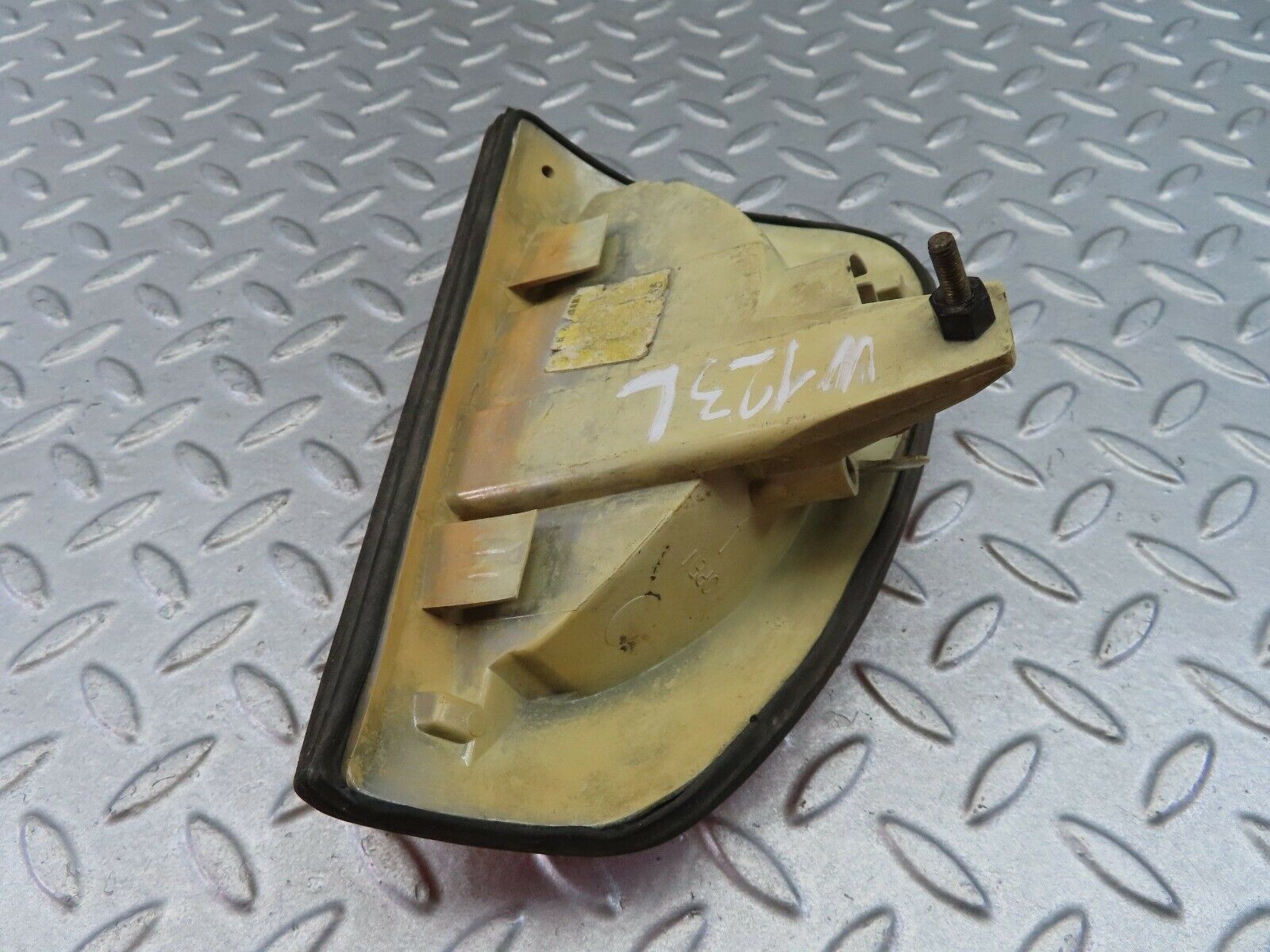8065 Mercedes-Benz W123 Indicator Light Front Left Bosch1305233009