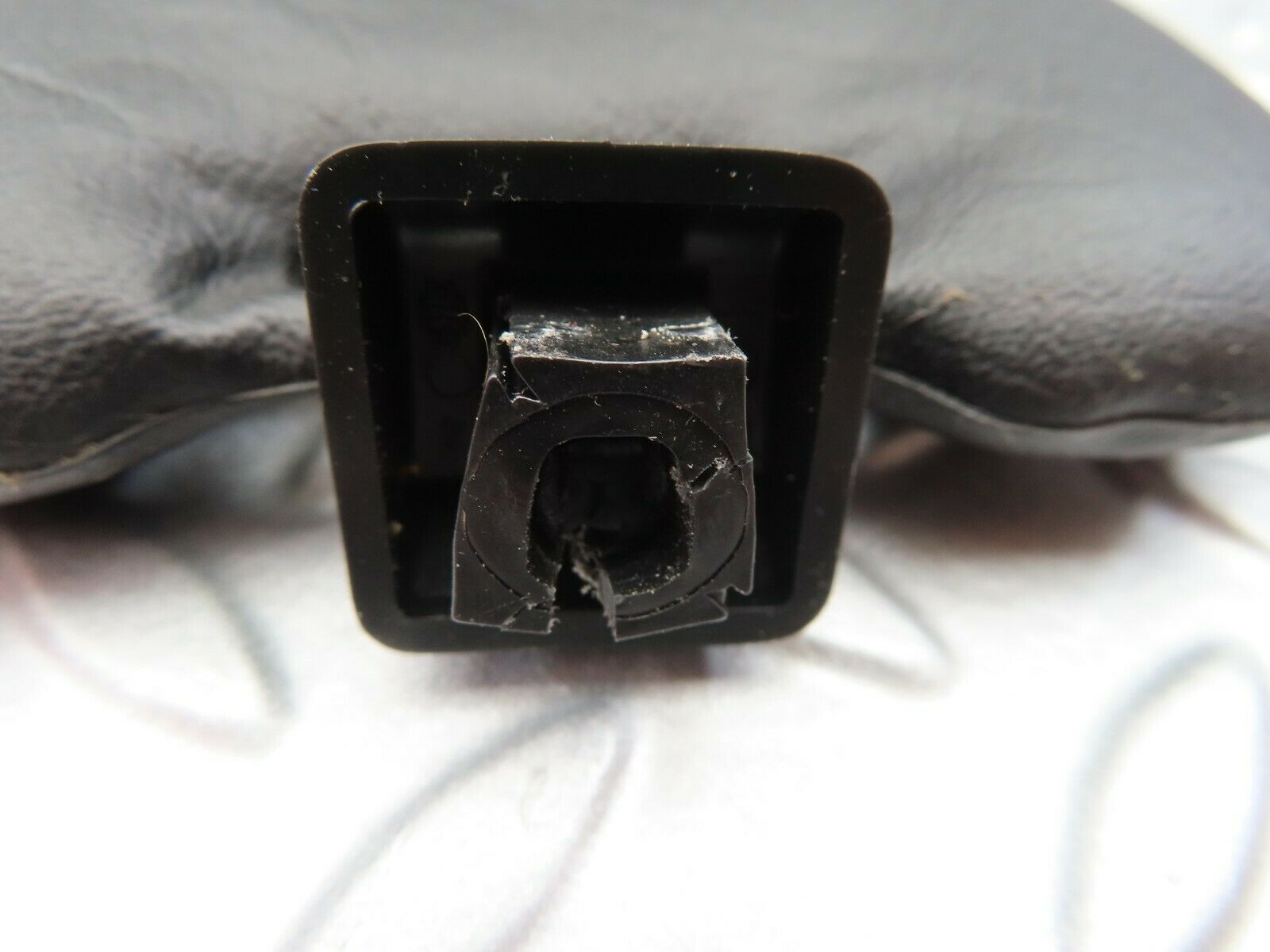 6529 Mercedes-Benz S124 E220 Wagon Sun Visor Right Side Black