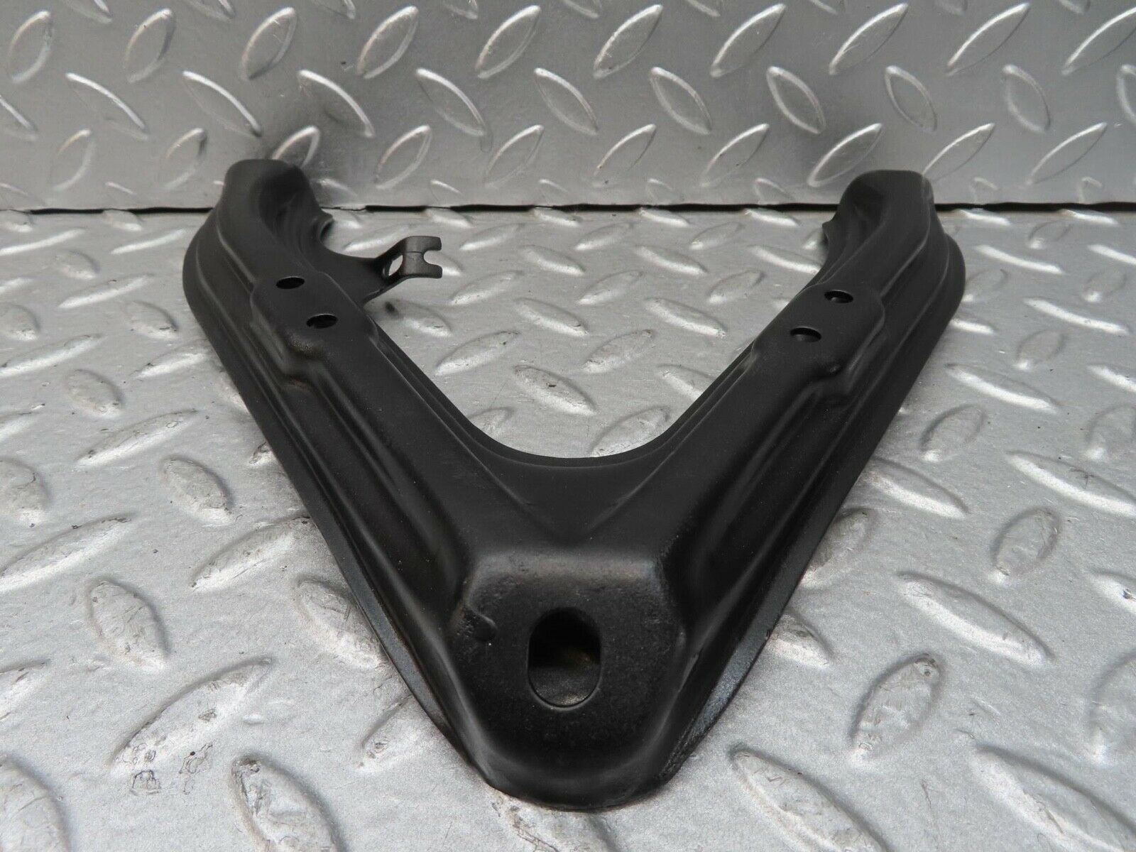 14661 Mercedes-Benz W201 190E Air Intake Manifold Bracket