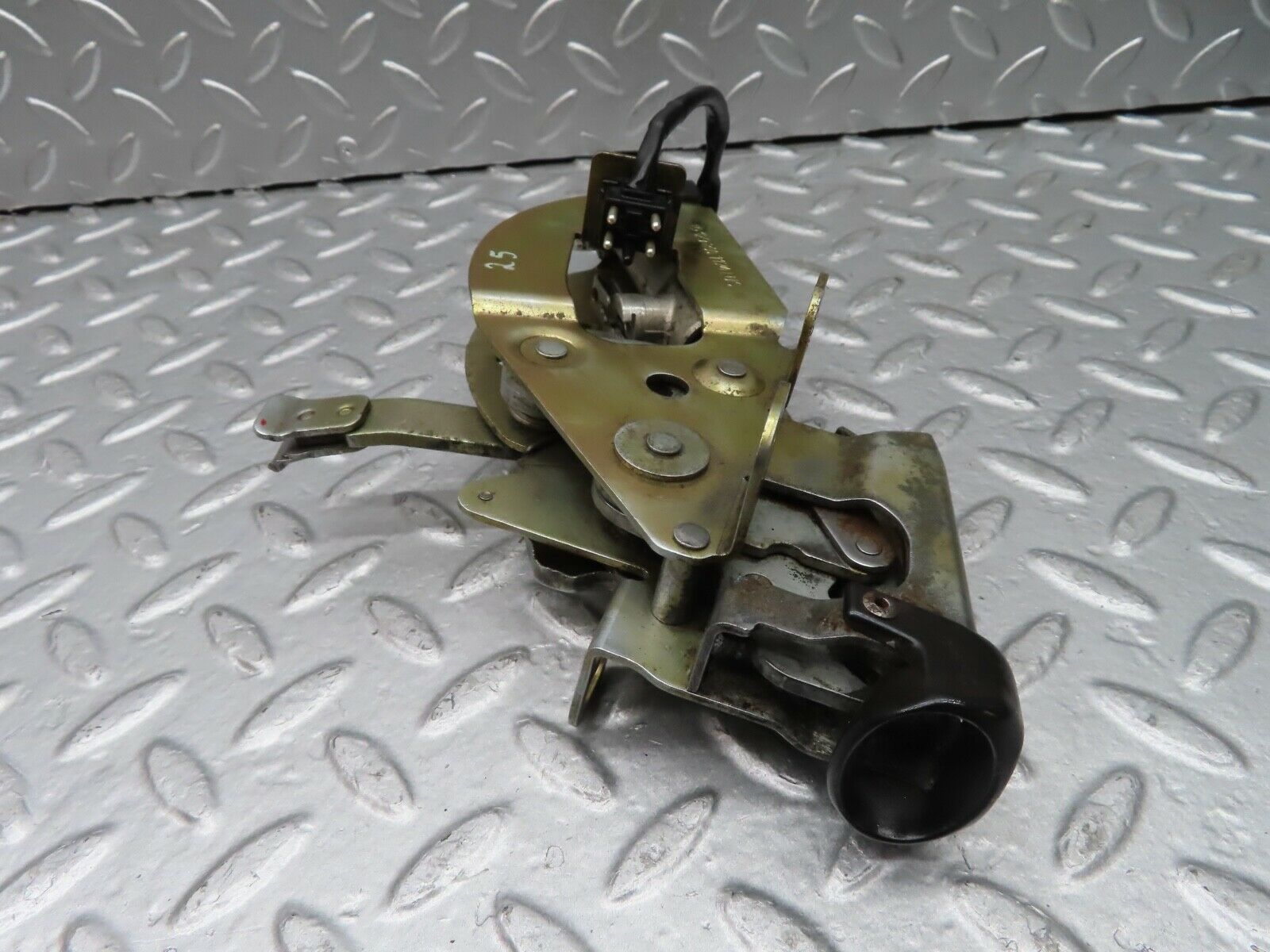 19867 Mercedes-Benz R129 300SL Coupe Rear Left Roof Lock Mechanism 1298001174