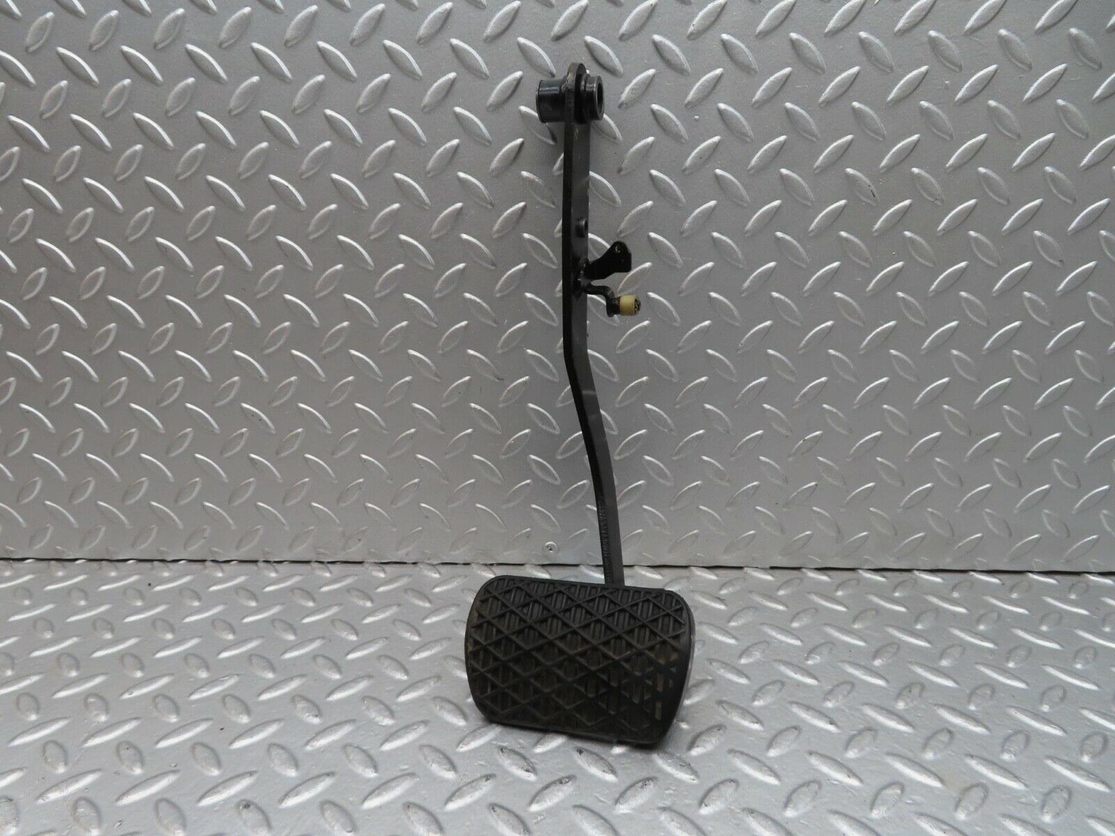 15060 Mercedes-Benz W140 S320 Brake Pedal