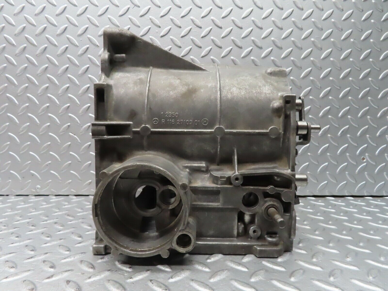 19773 Mercedes-Benz W123 722.122 Automatic Gearbox Housing 1162710301