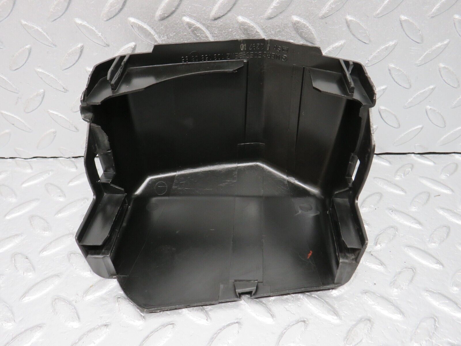 38772 Mercedes-Benz W201 190E 2.6L Ignition Suppressor Housing 1031580685