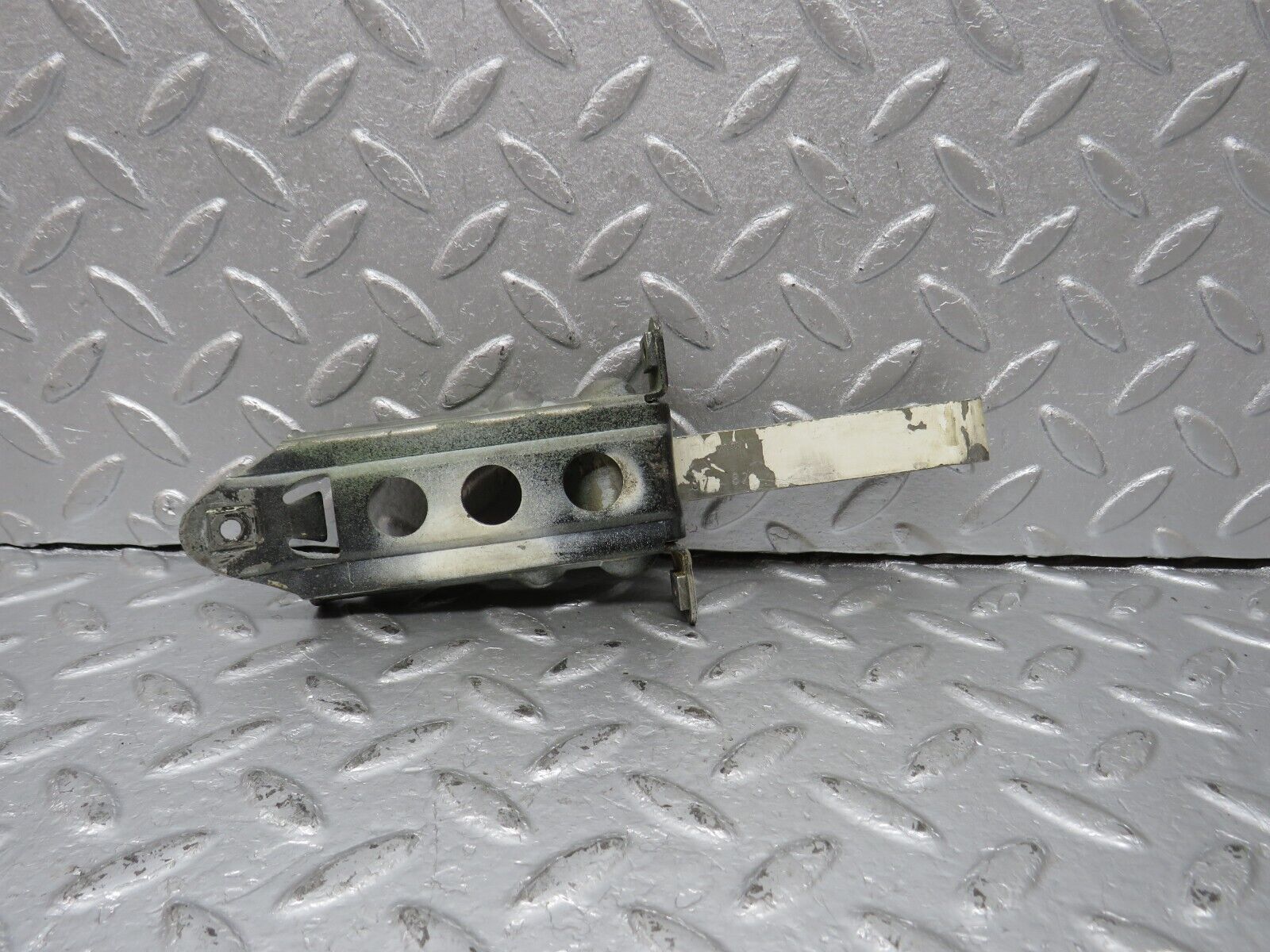 40589 Mercedes-Benz W123 300D Door Safety Check Strap