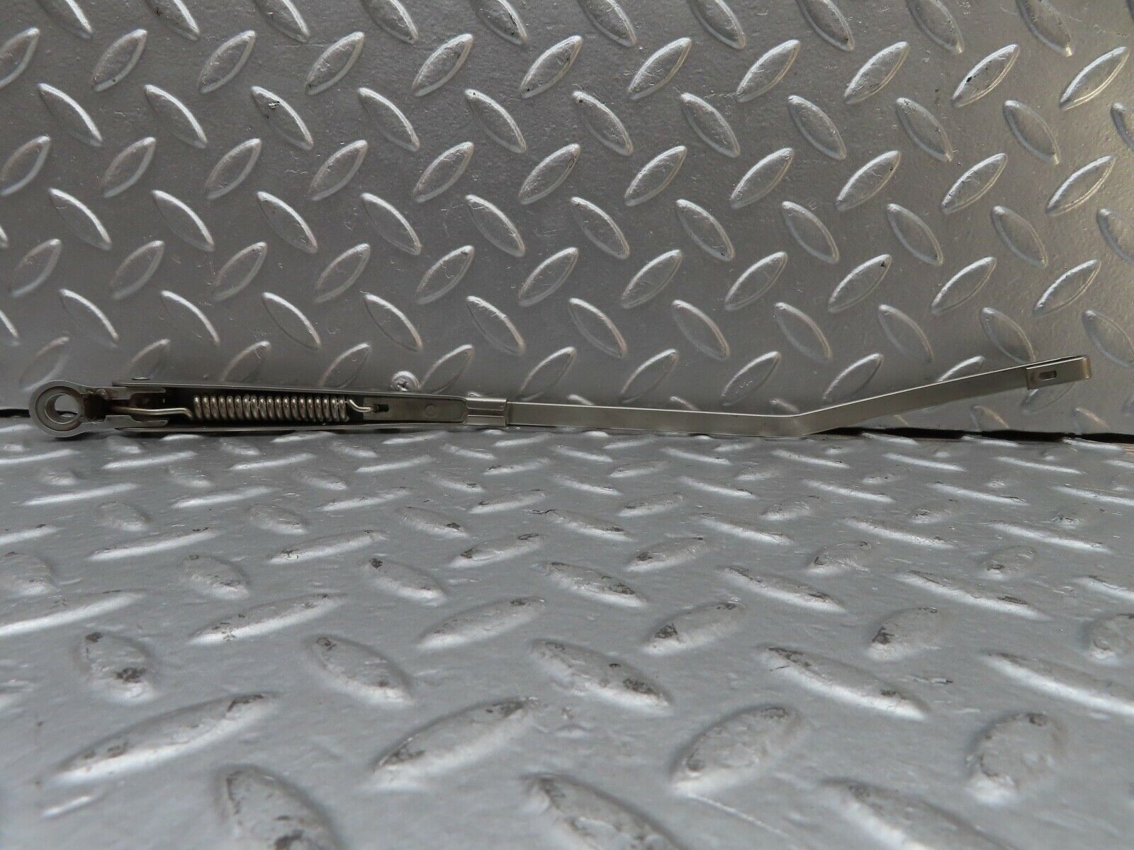 20847 Mercedes-Benz W114 250CE Coupe Wiper Arm Right Side