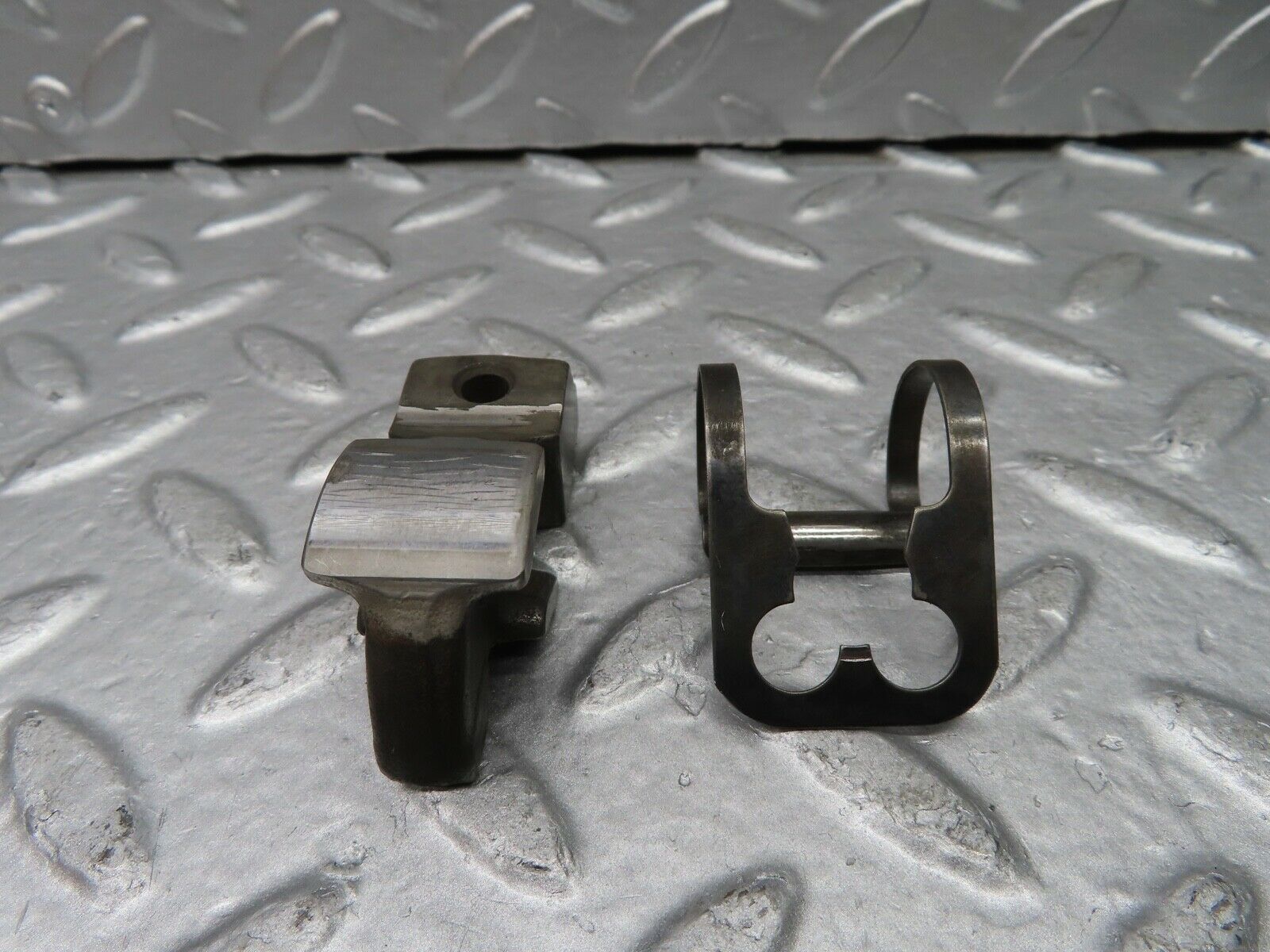 20715 Mercedes-Benz R107 450SL Valve Rocker Arm With Retaining Spring