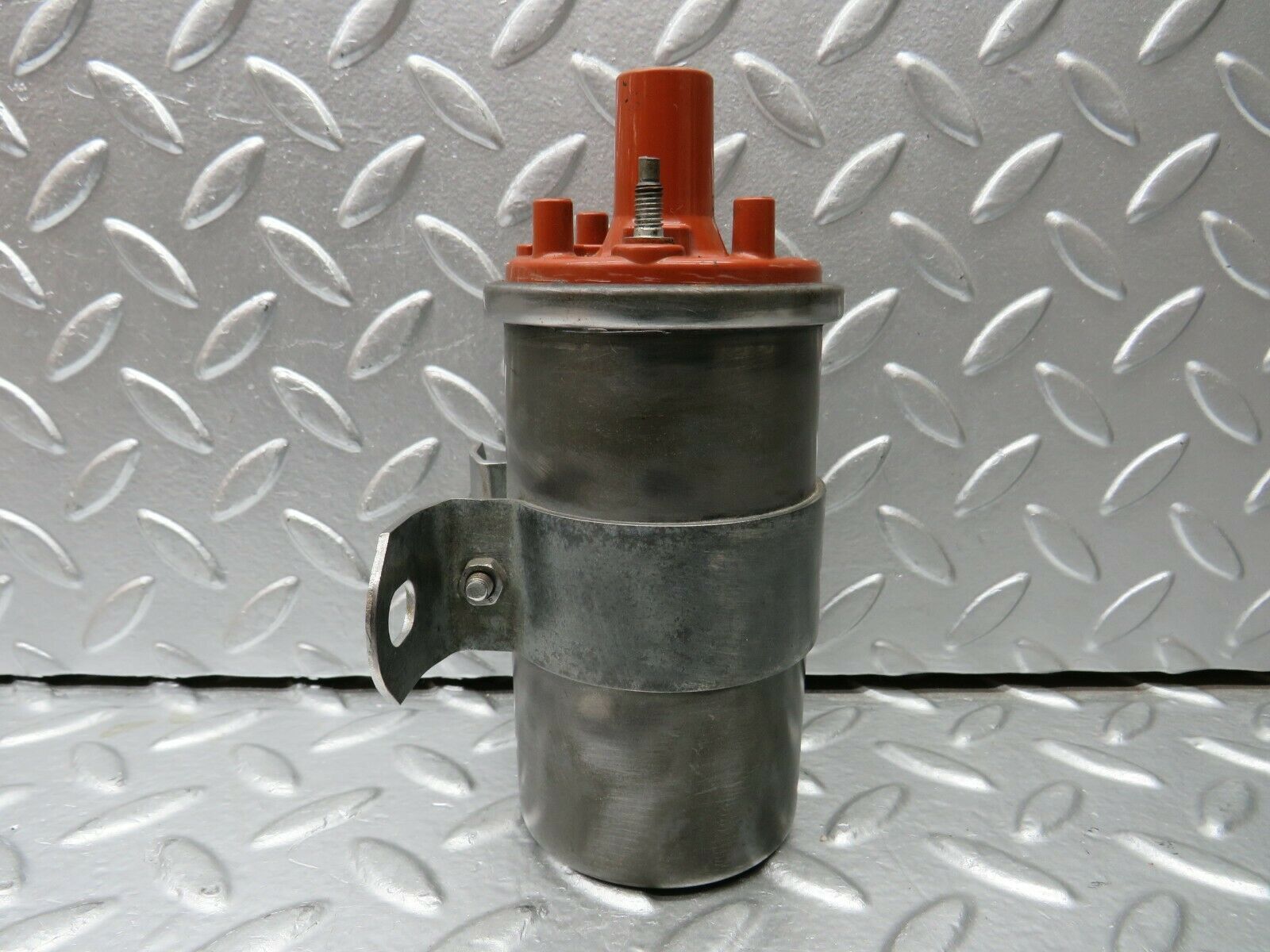 24075 Mercedes-Benz W123 280E Ignition Coil Bosch 0221118307 0001584003