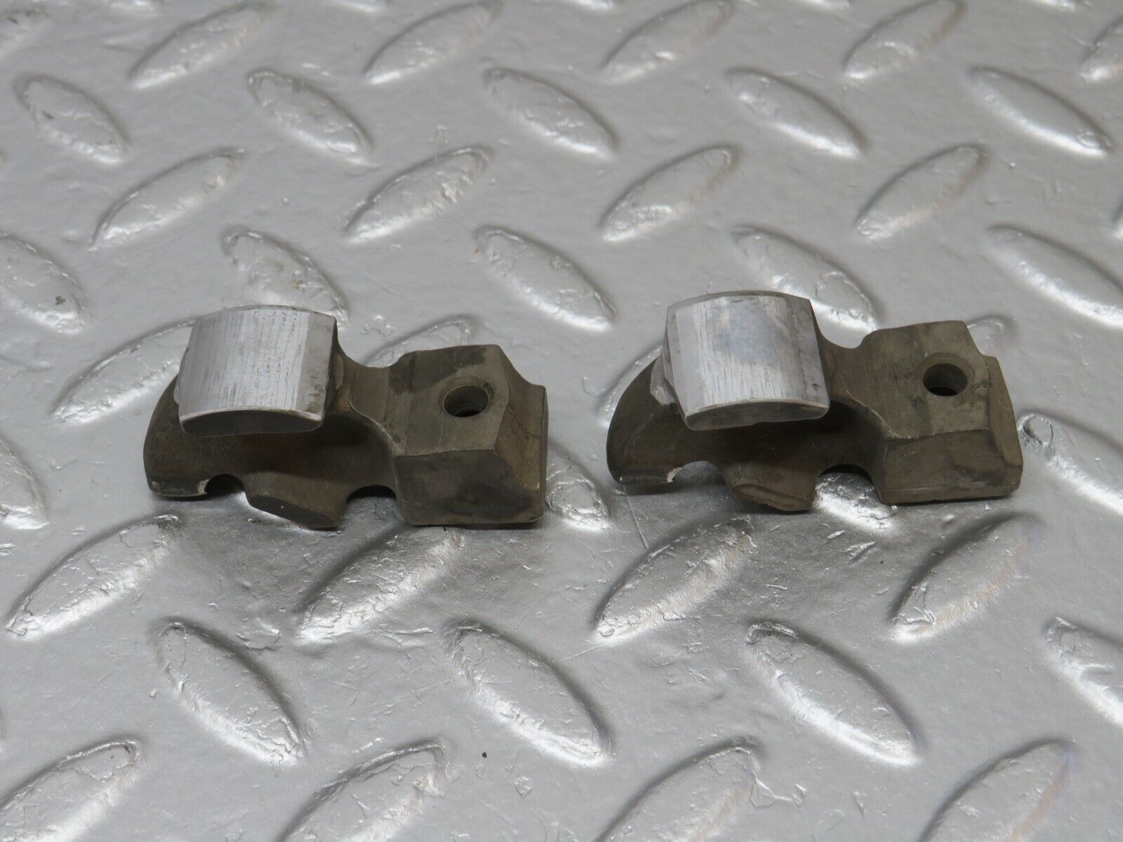 40047 Mercedes-Benz R107 350SL Rocker Arm With Valve Tappet