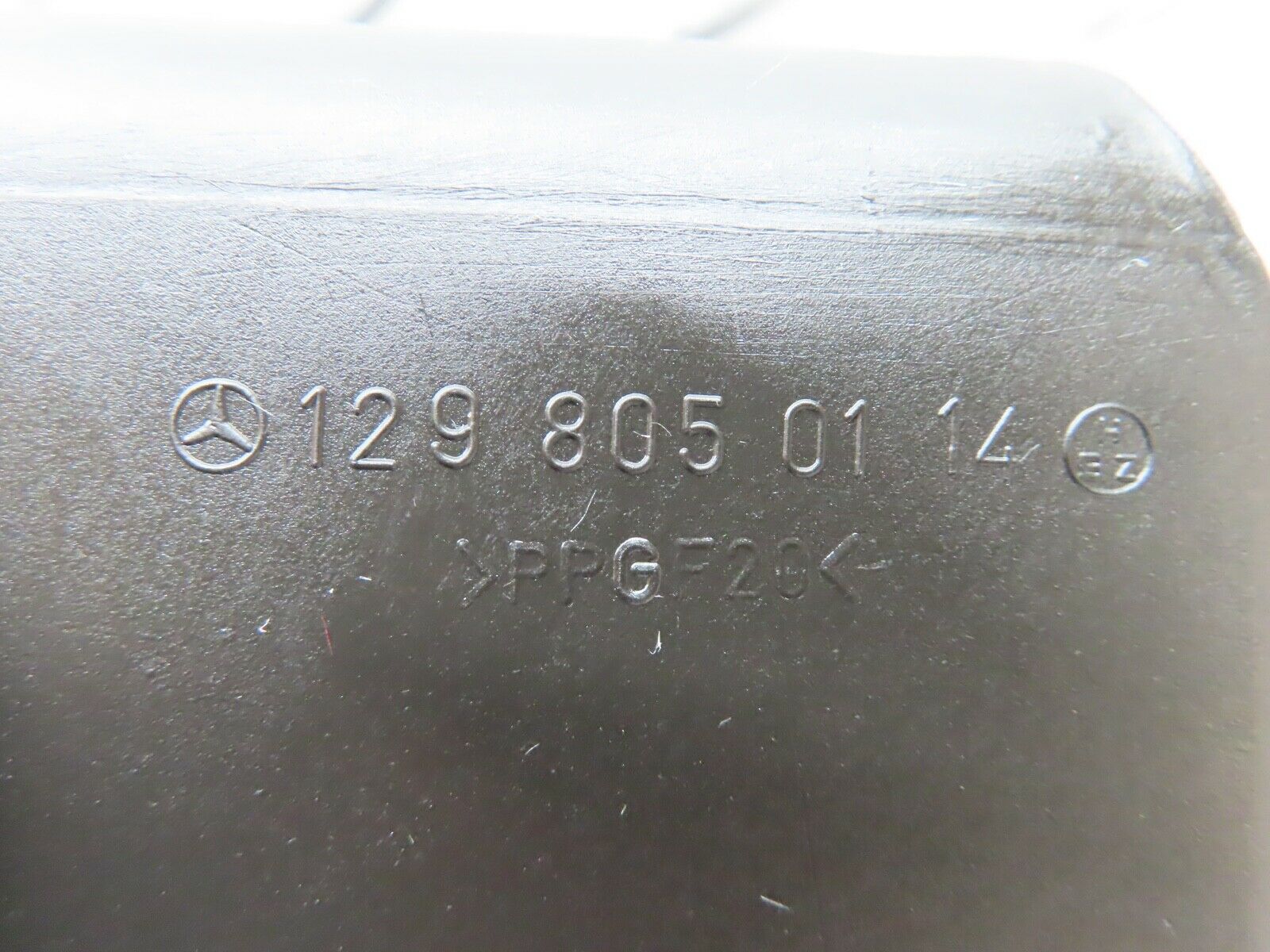 19910 Mercedes-Benz R129 300SL Coupe Vacuum Pump Bracket 1298050114