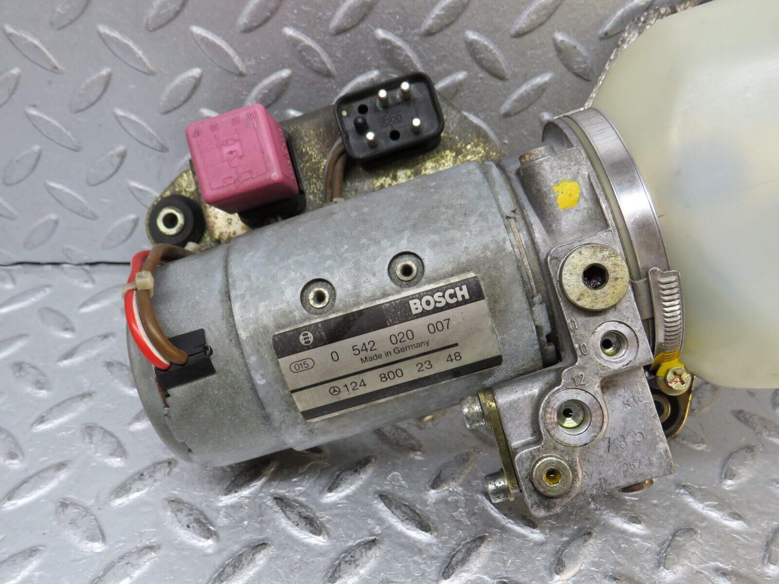 37967 Mercedes-Benz A124 320E Cabriolet Roof Top Hydraulic Pump Motor Bosch 1248002348 0542020007