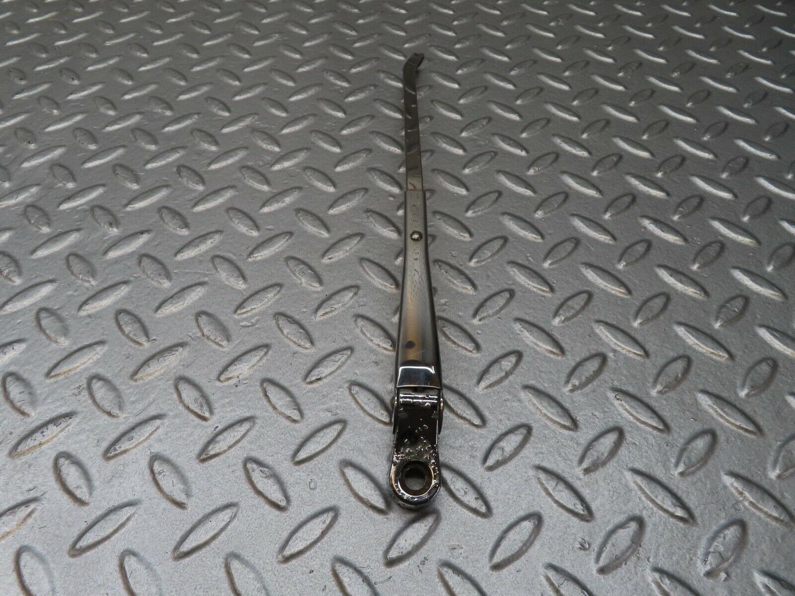 12815 Mercedes-Benz W111 Wiper Arm Right Side