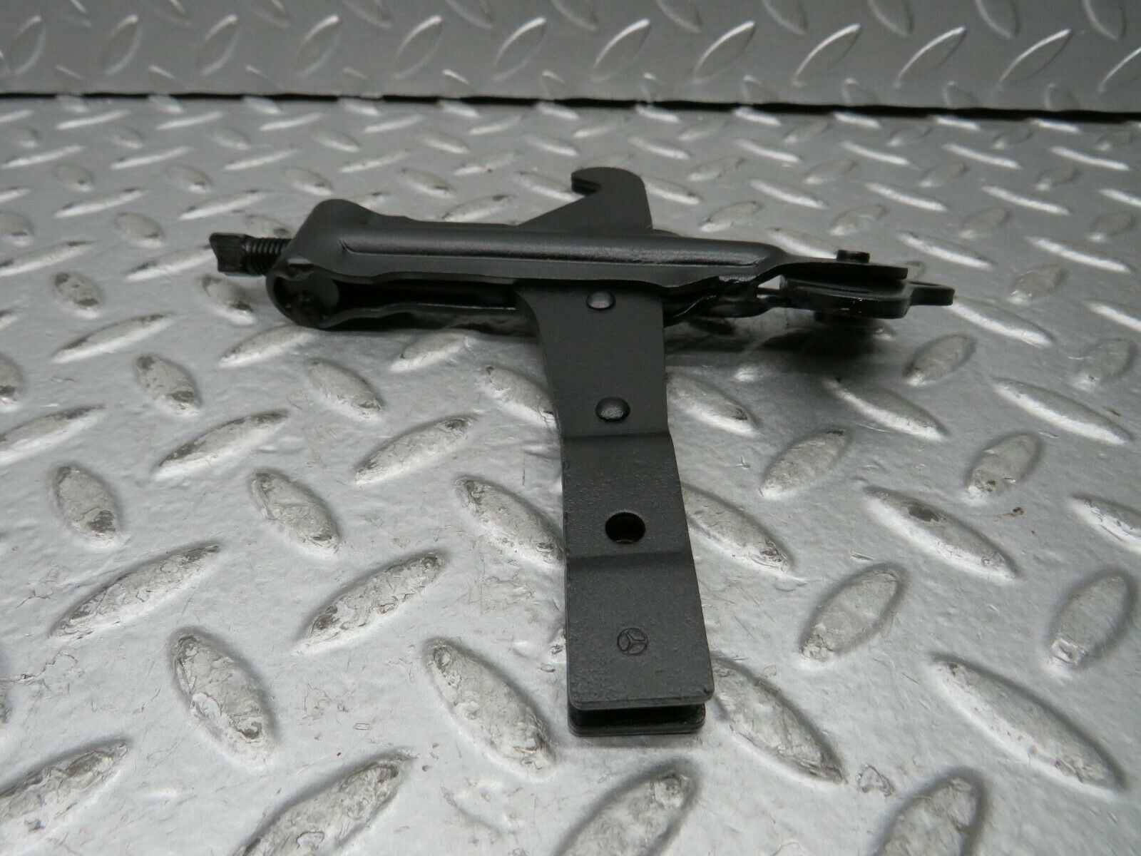 22149 Mercedes-Benz S123 280TE Wagon Handbrake Adjusting Handbrake Regulator
