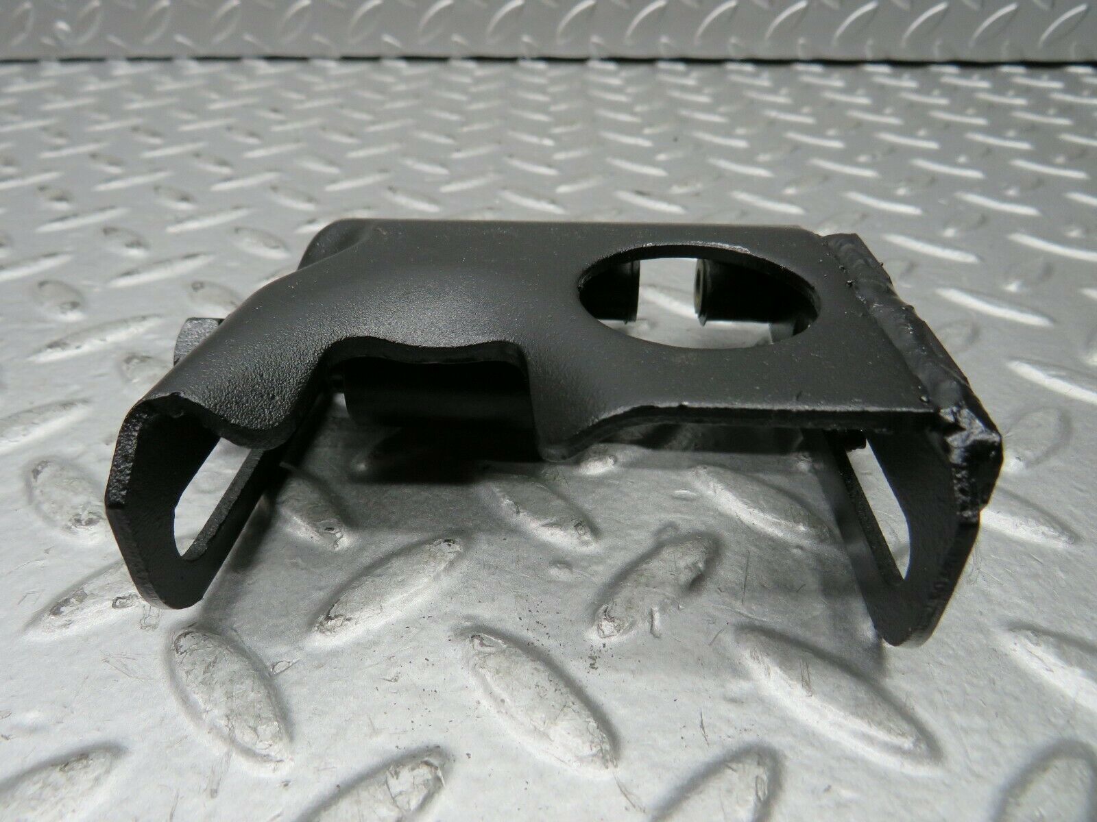 22153 Mercedes-Benz S123 280TE Wagon Alternator Generator Bracket