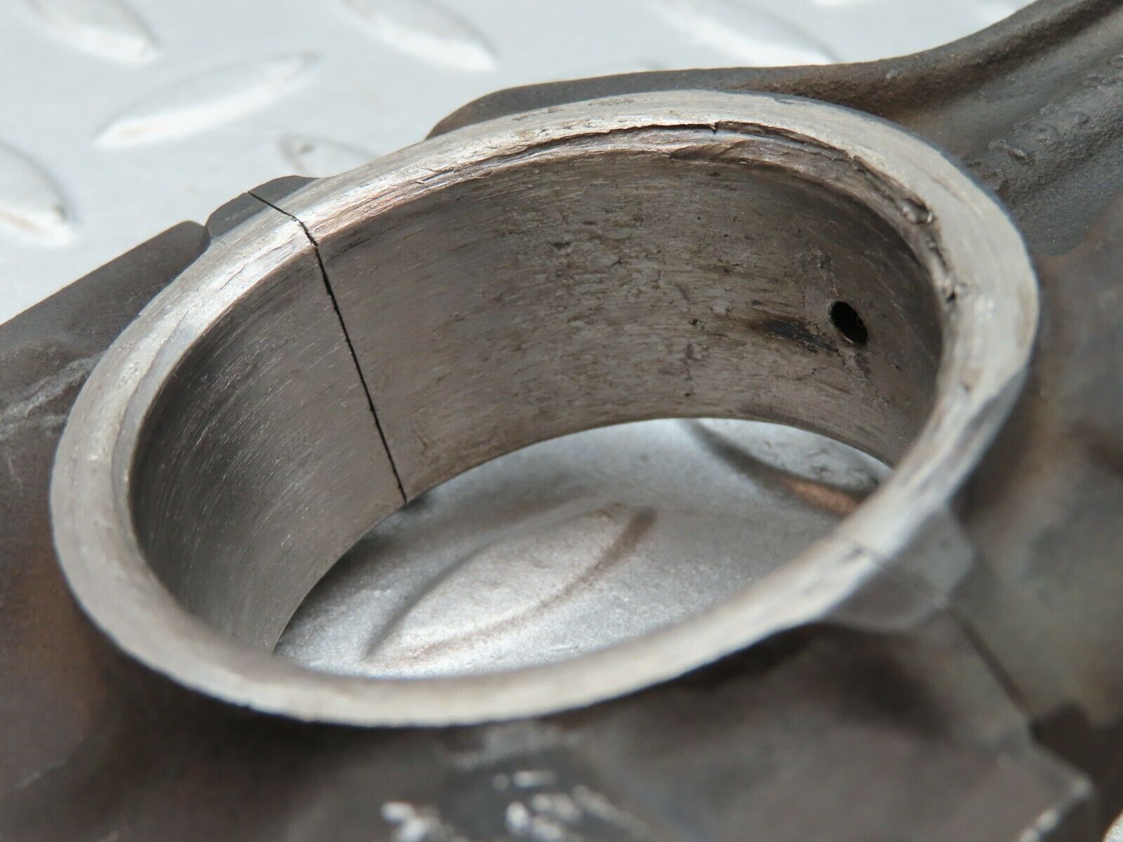 3951 Mercedes-Benz S123 200T Wagon Piston With Connecting Rod 88.985 mm