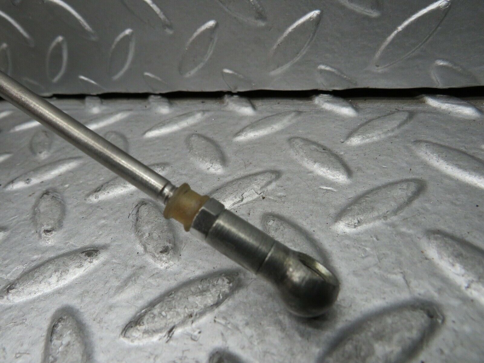 21798 Mercedes-Benz W126 300SE Throttle Linkage
