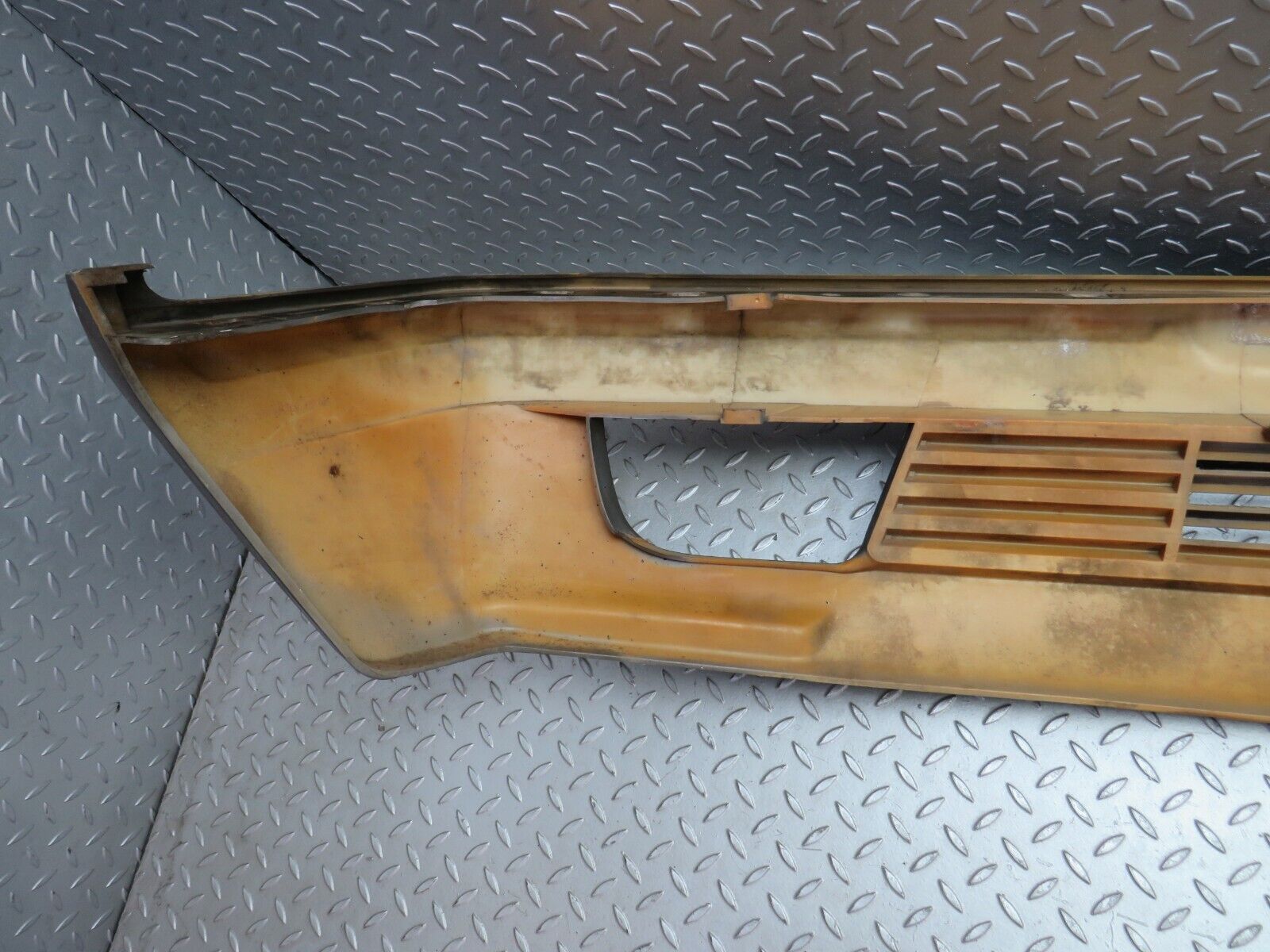 34462 Mercedes-Benz C126 380SEC Coupe Front Bumper 1268850025 1268850126