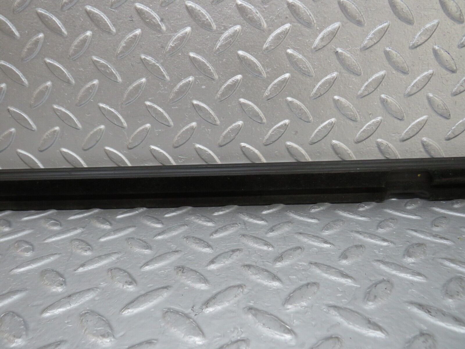 35262 Mercedes-Benz W221 Rear Left Door Window Chrome Trim