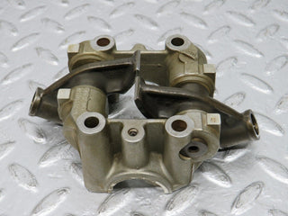 32624 Mercedes-Benz S124 300TE Rocker Arms Camshaft Bearing Block 1030510610