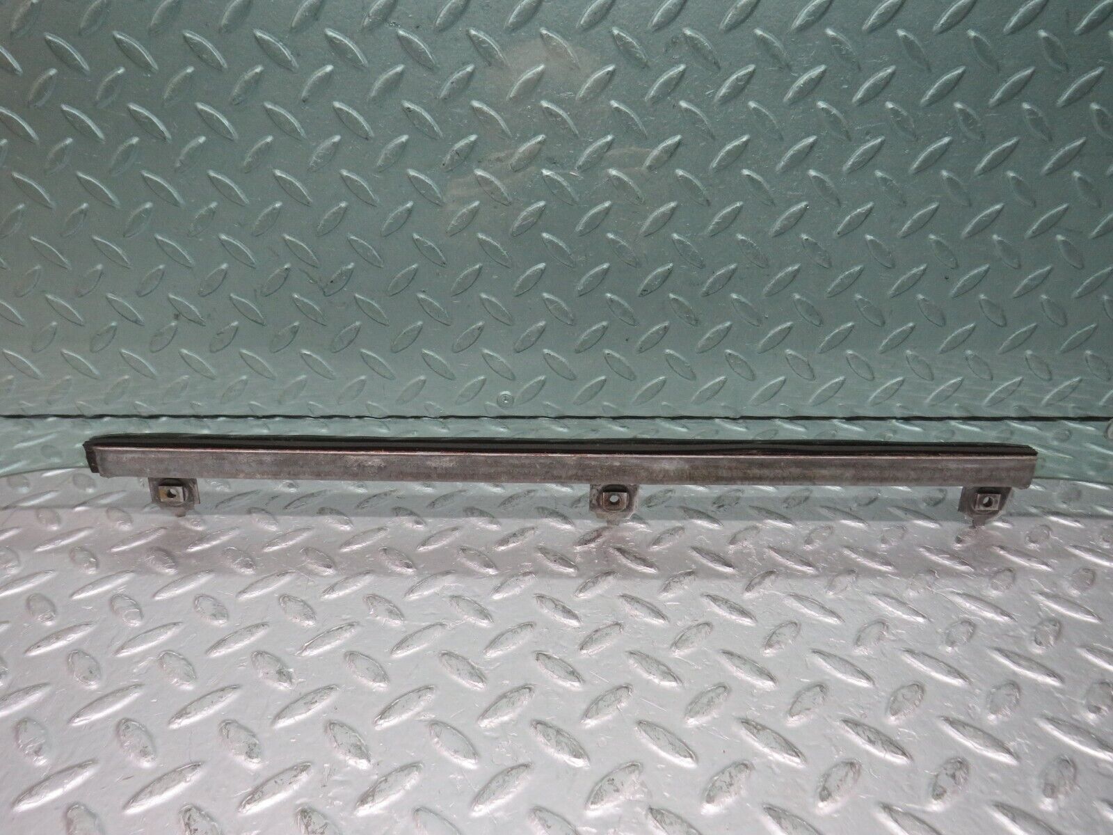 37875 Mercedes-Benz A124 320E Cabriolet Front Left Door Window Glass