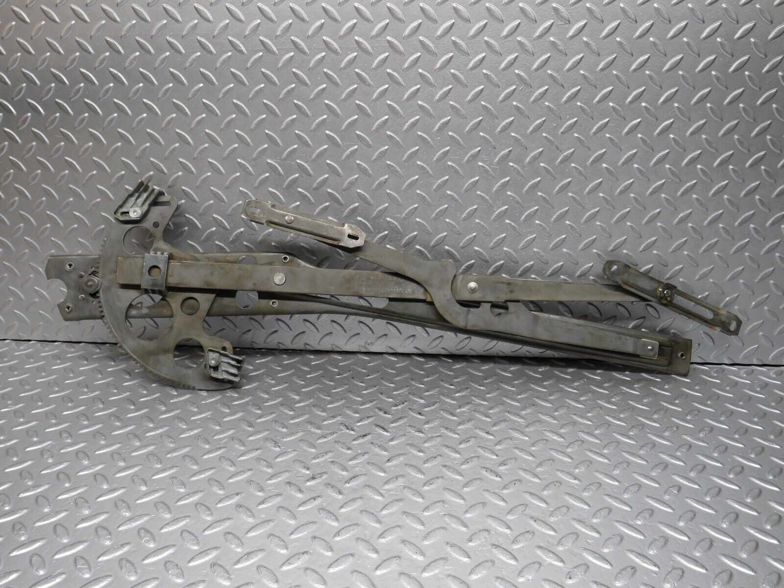 40118 Mercedes-Benz R107 350SL Front Right Manual Window Regulator 1077250602