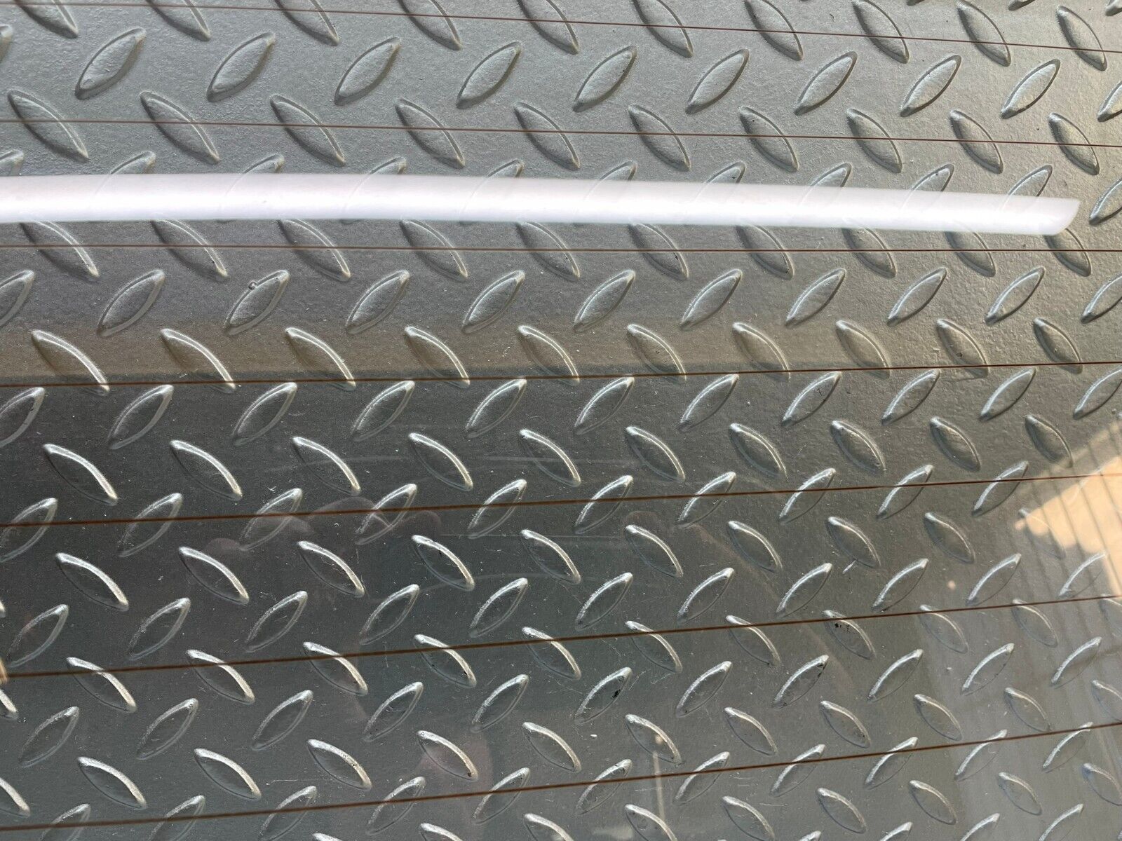 31924 Mercedes-Benz W123 230E Rear Heated Windscreen Glass
