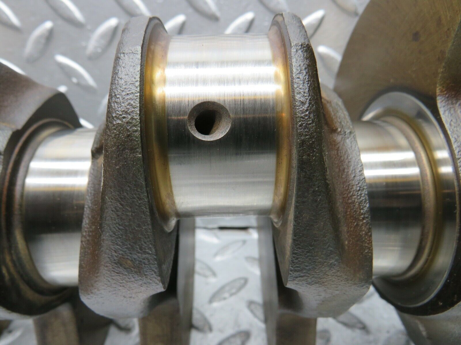 21781 Mercedes-Benz W126 300SE Crankshaft