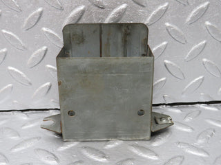 40332 Mercedes-Benz W110 230 Ashtray Frame