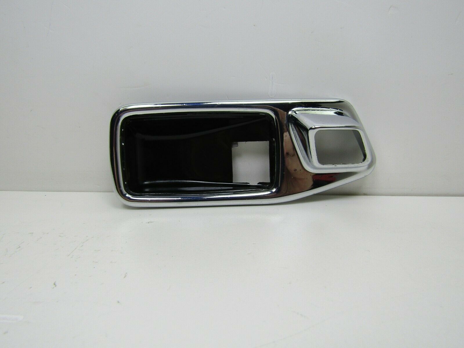 2102 Mercedes-Benz W116 350SE Door Handle Chrome Trim Rear Right 1167660211