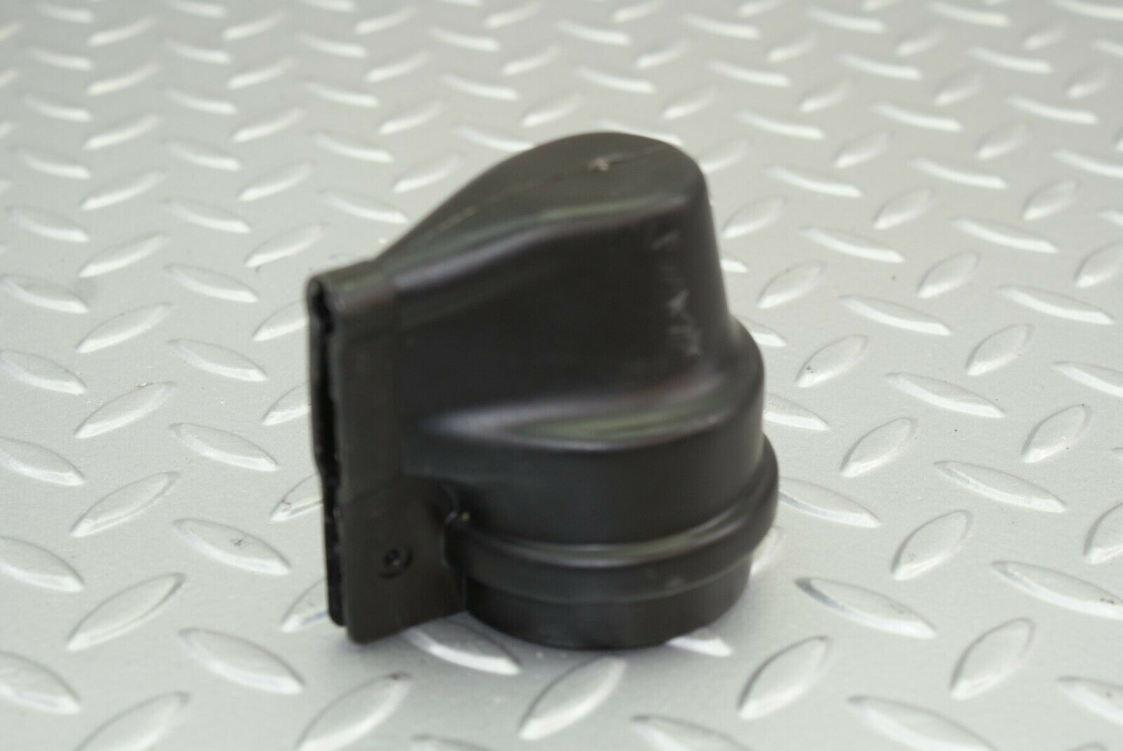 2817 Mercedes-Benz C123 280CE Coupe Ignition Coil Protective Cap 0001581785
