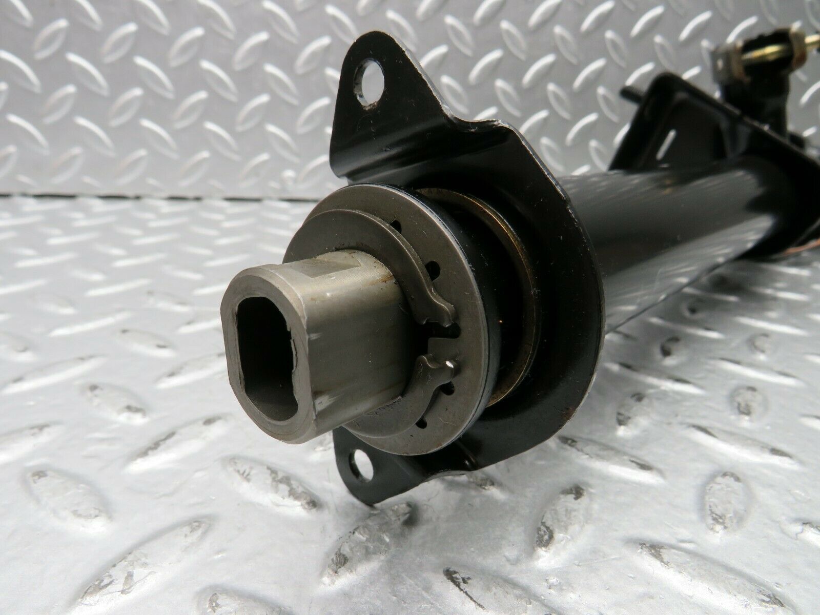 22070 Mercedes-Benz S123 280TE Wagon Steering Column