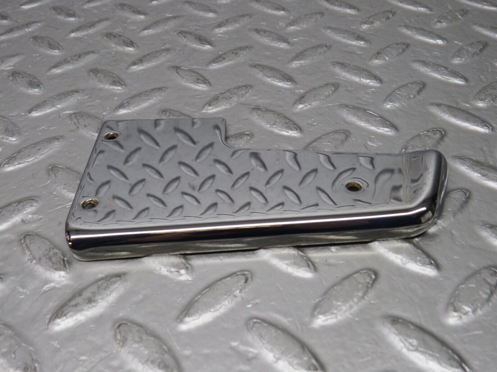 37761 Mercedes-Benz A124 320E Cabriolet Left Door Chrome Cover