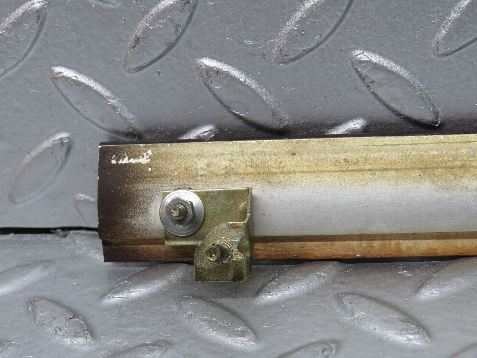 33175 Mercedes-Benz W124 Dashboard Wood Trim