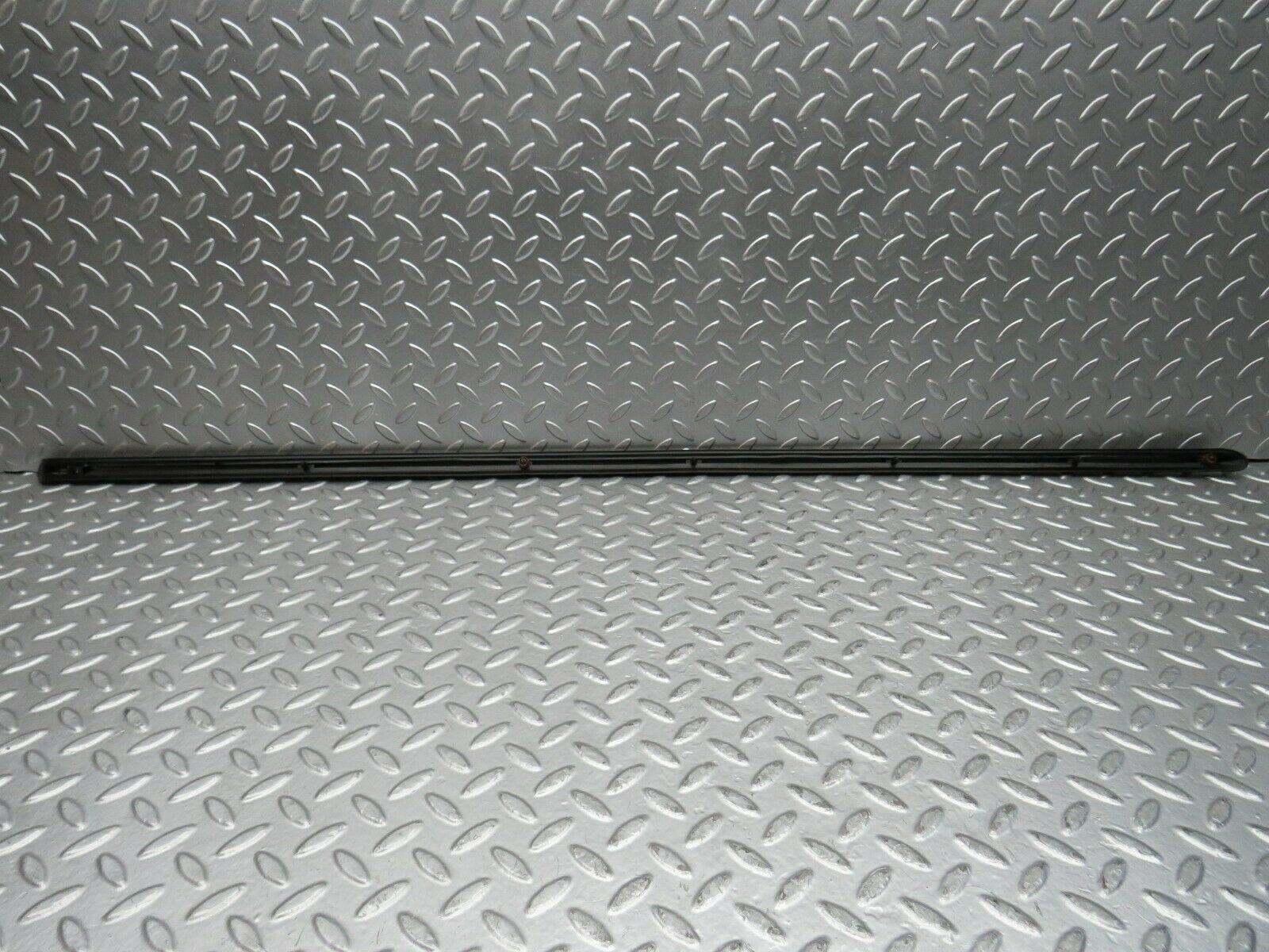 23000 Mercedes-Benz C123 230CE Coupe Front Left Fender Wing Centre Moulding Trim