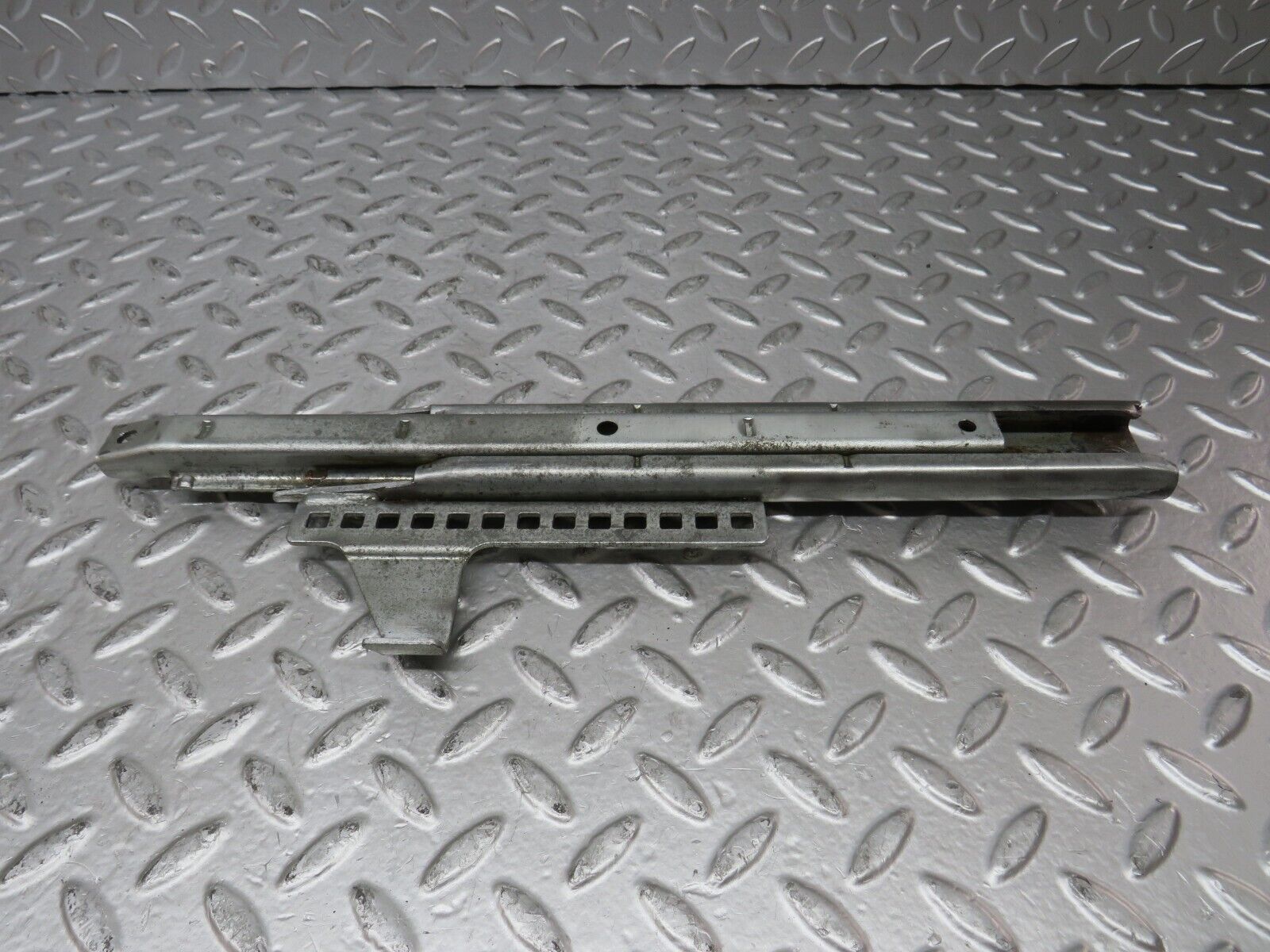 26349 Mercedes-Benz W116 450SE Front Right Seat Rail Pair