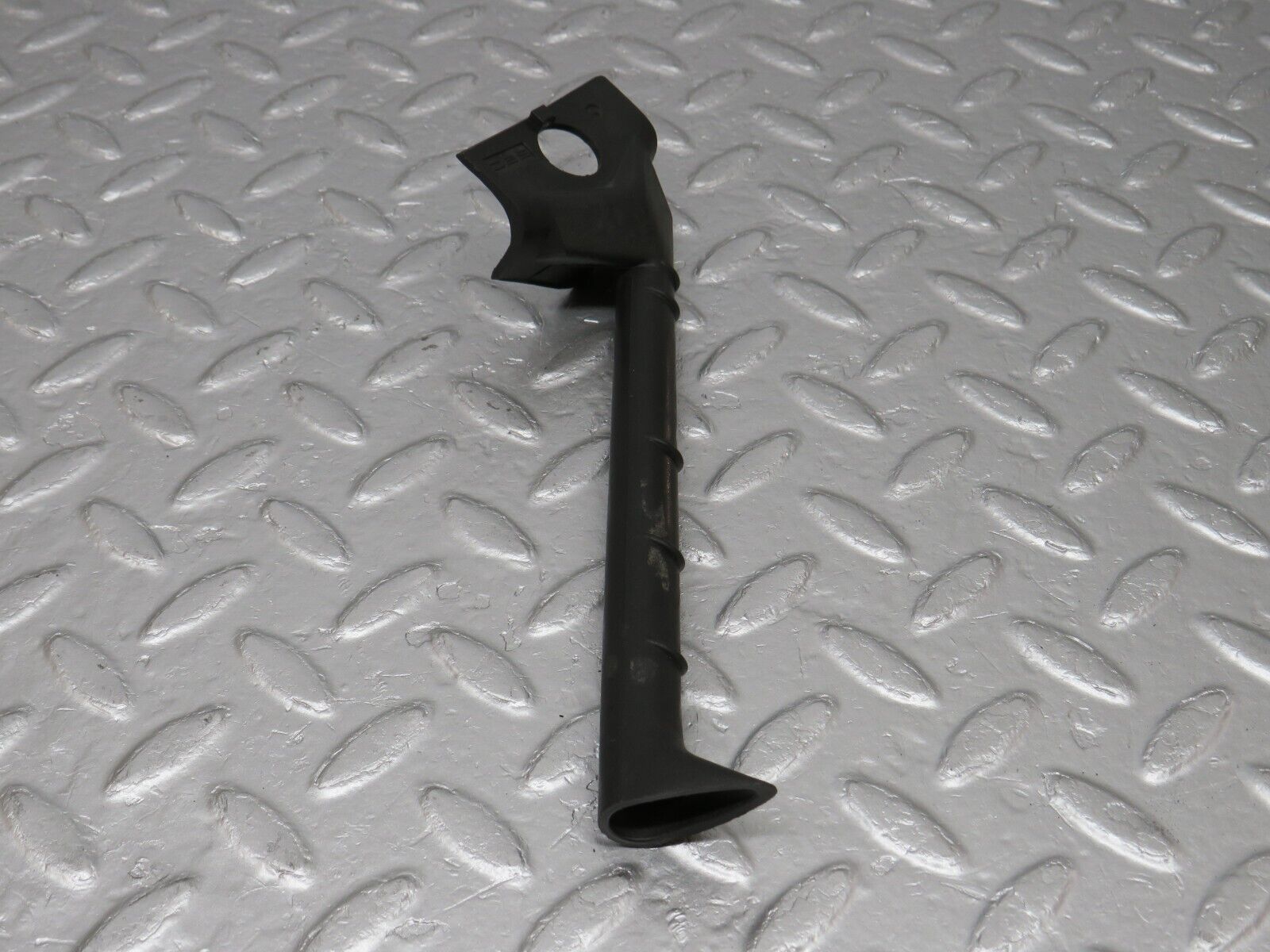 40670 Mercedes-Benz W123 300D Wiper Mechanism Tray Water Drain