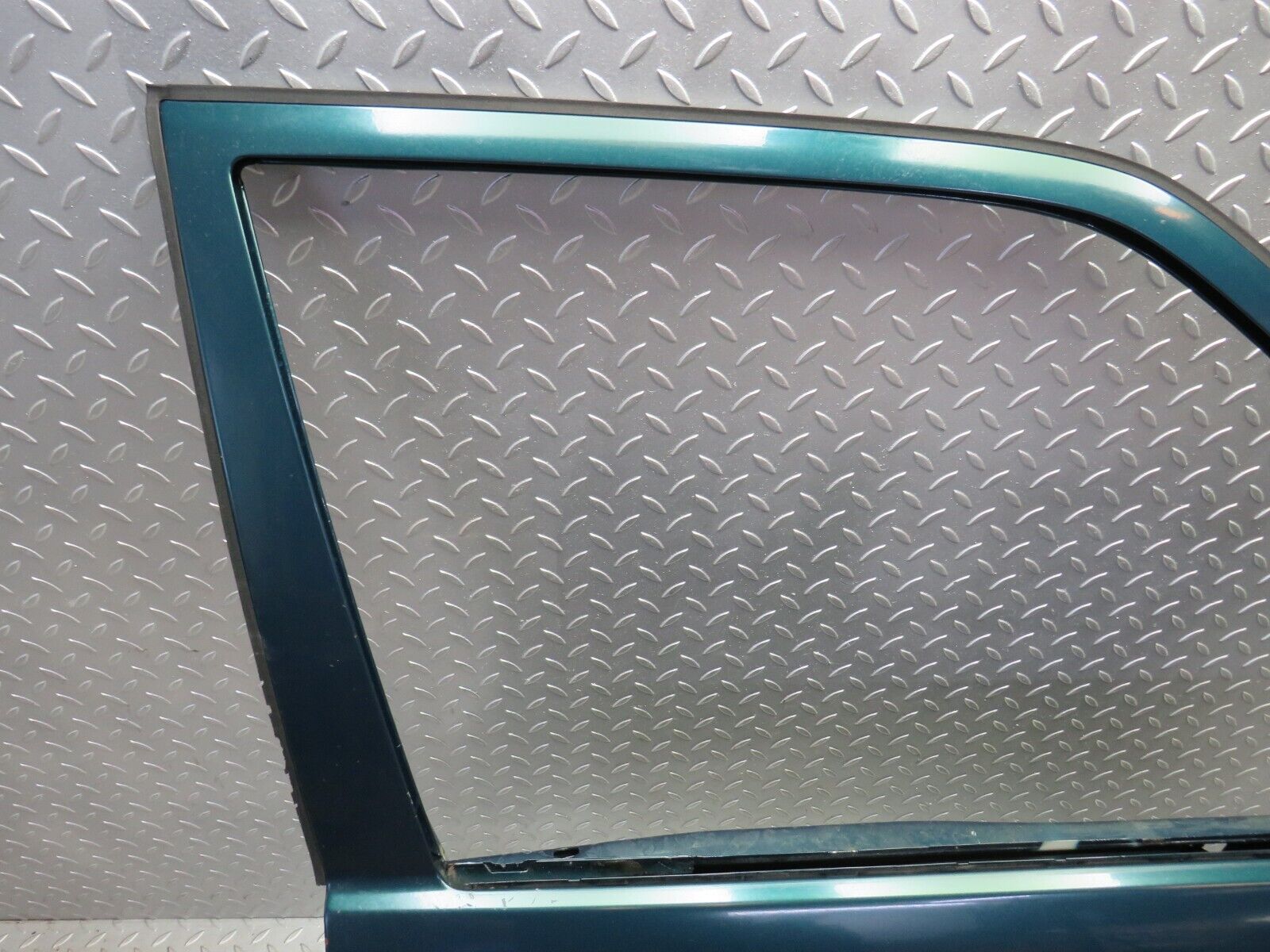 27732 Mercedes-Benz S124 300TE Wagon Front Right Door