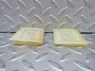 37816 Mercedes-Benz A124 320E Cabriolet Door Window Guide Bracket Plastic 2x 1267250897