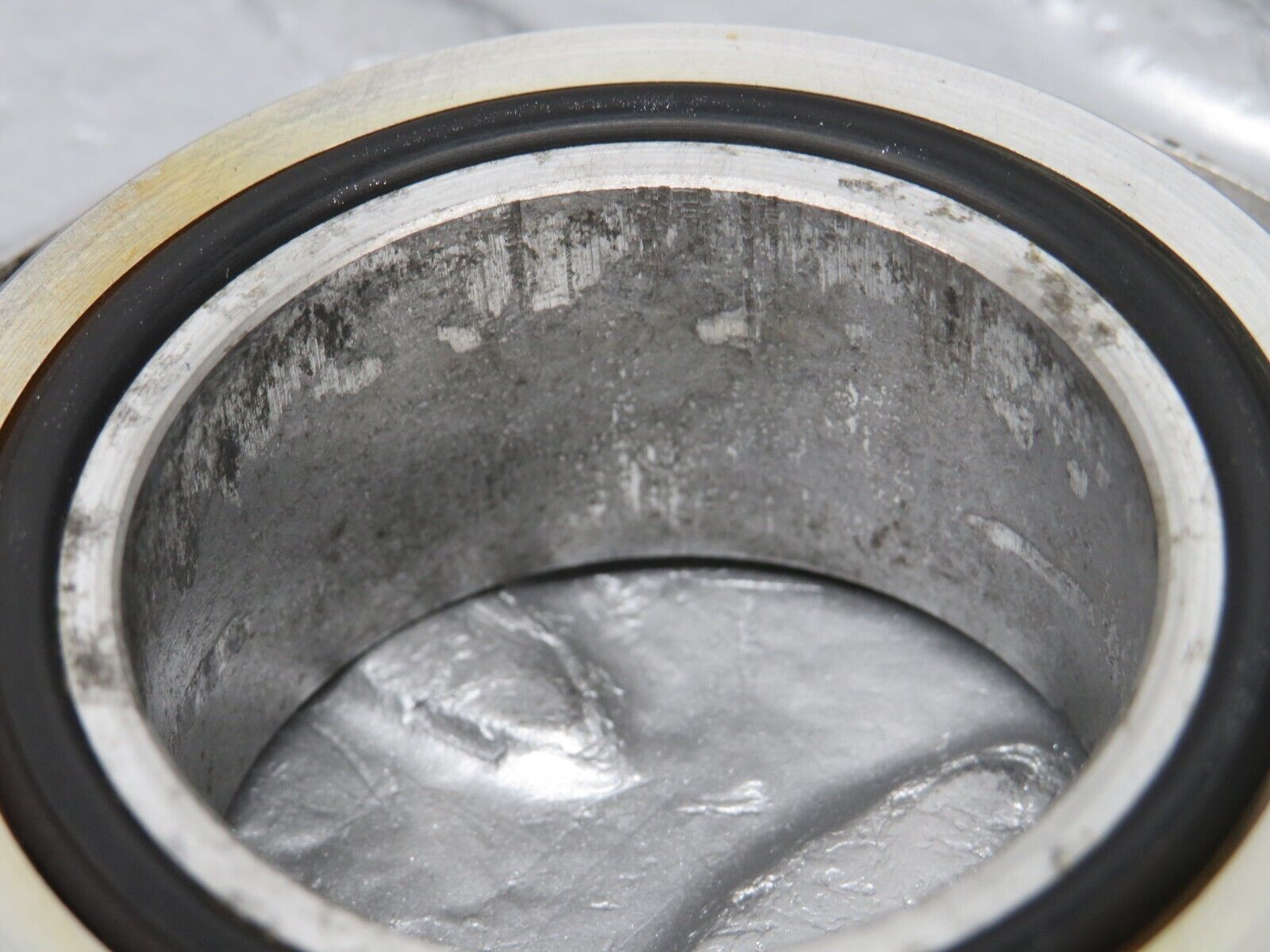 30915 Mercedes-Benz W201 190E 2.0L Fuel Tank Locking Sender Flange 2014710521