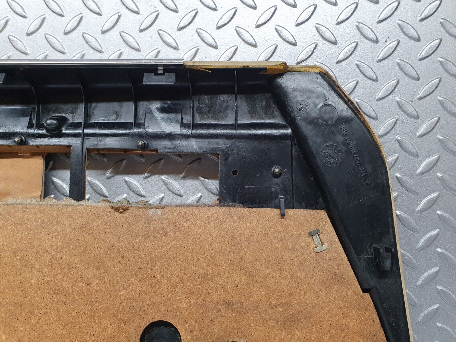 41118 Mercedes-Benz W126 300SE Front Right Door Card Beige 1267270270