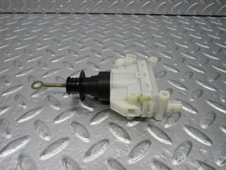 31395 Mercedes-Benz S124 220TE Door Lock Vacuum Actuator Hella Front Right