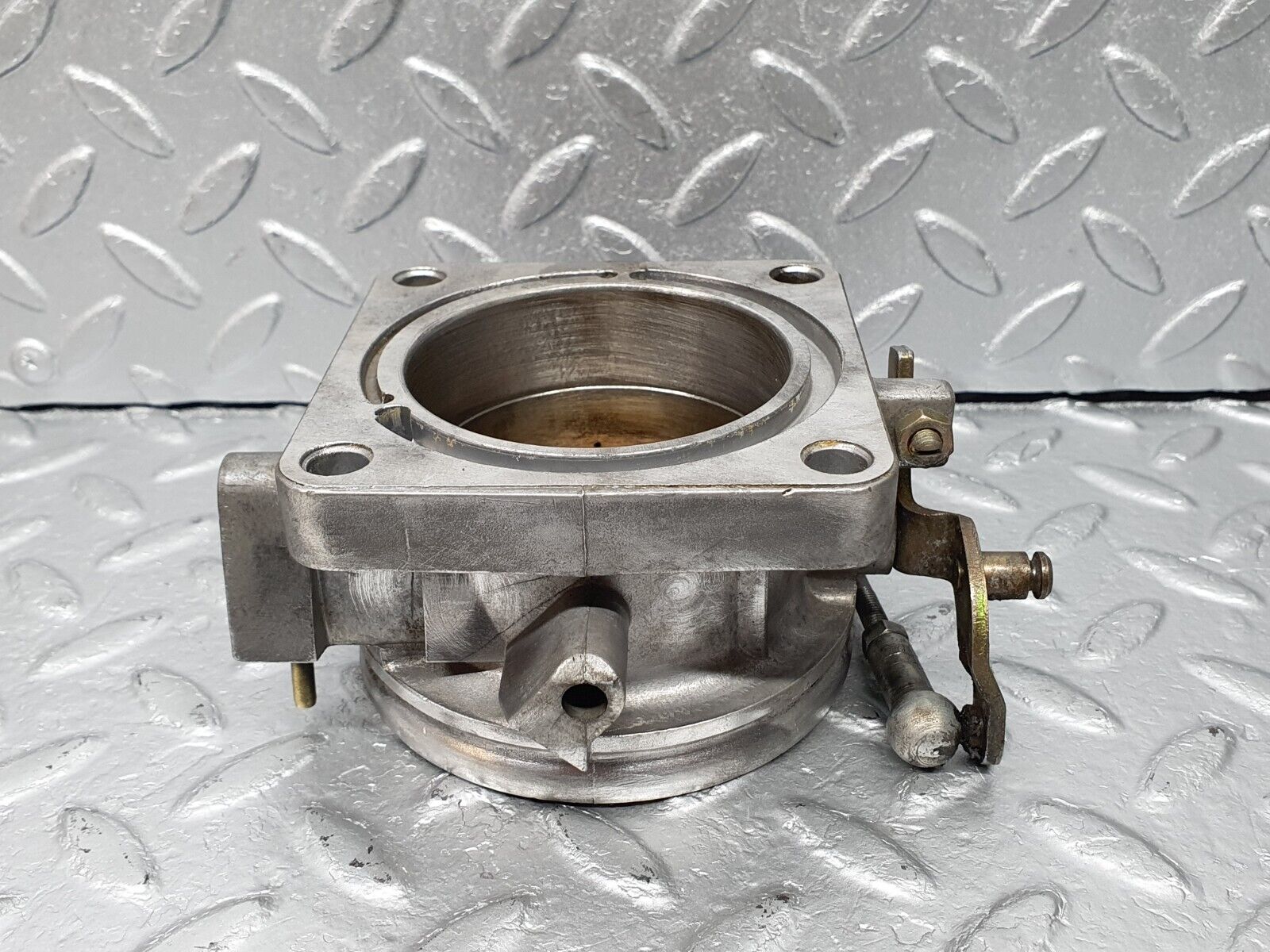 41364 Mercedes-Benz R107 350SL Coupe Throttle Body Valve