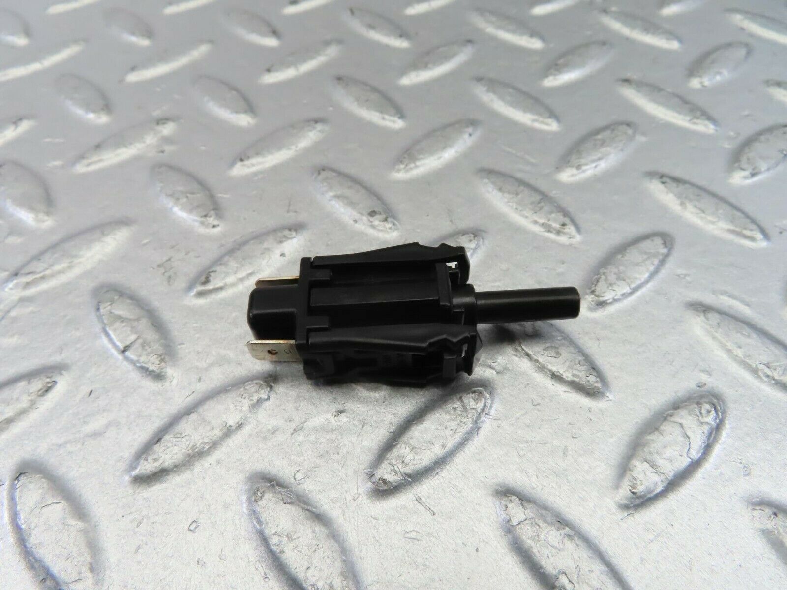 10737 Mercedes-Benz W123 230E Door Contact Switch 0015458714