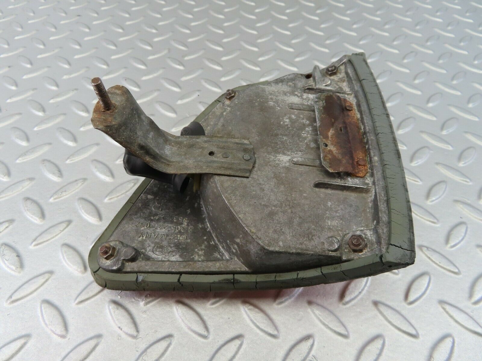 7219 Mercedes-Benz W116 450SE Indicator Light Front Right 1305233002