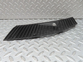 W123 air intake grill left lhd used OEM
