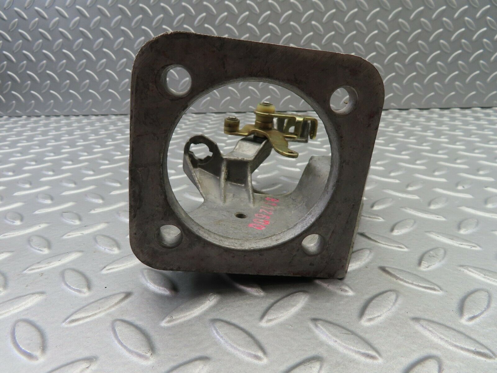 6709 Mercedes-Benz S124 E220 Wagon Brake Pedal Bracket 1242900919