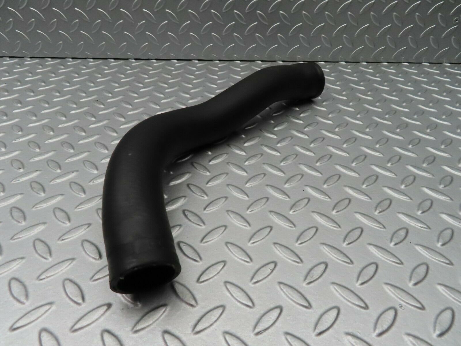 5172 Mercedes-Benz R107 350SL Coupe Bottom Radiator Hose 1075010082