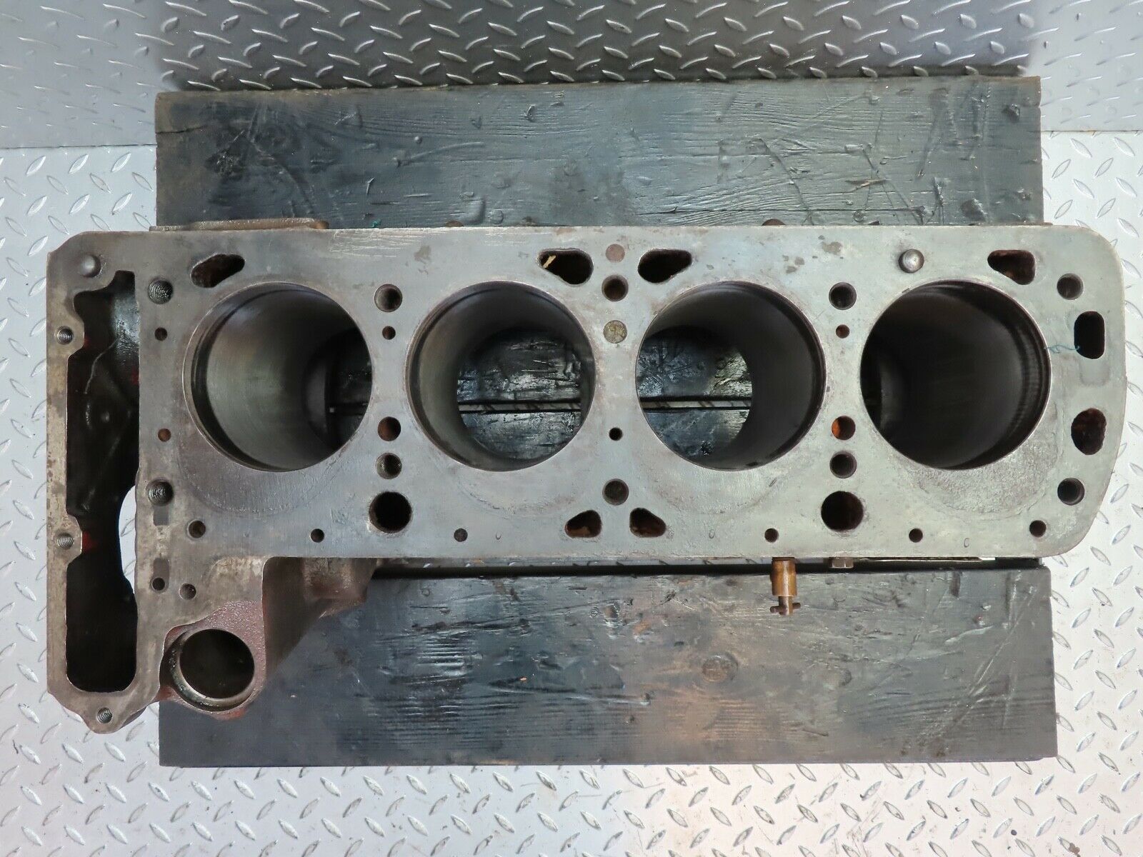 19292 Mercedes-Benz W120 W121 Engine Block 1210111101 M121.920